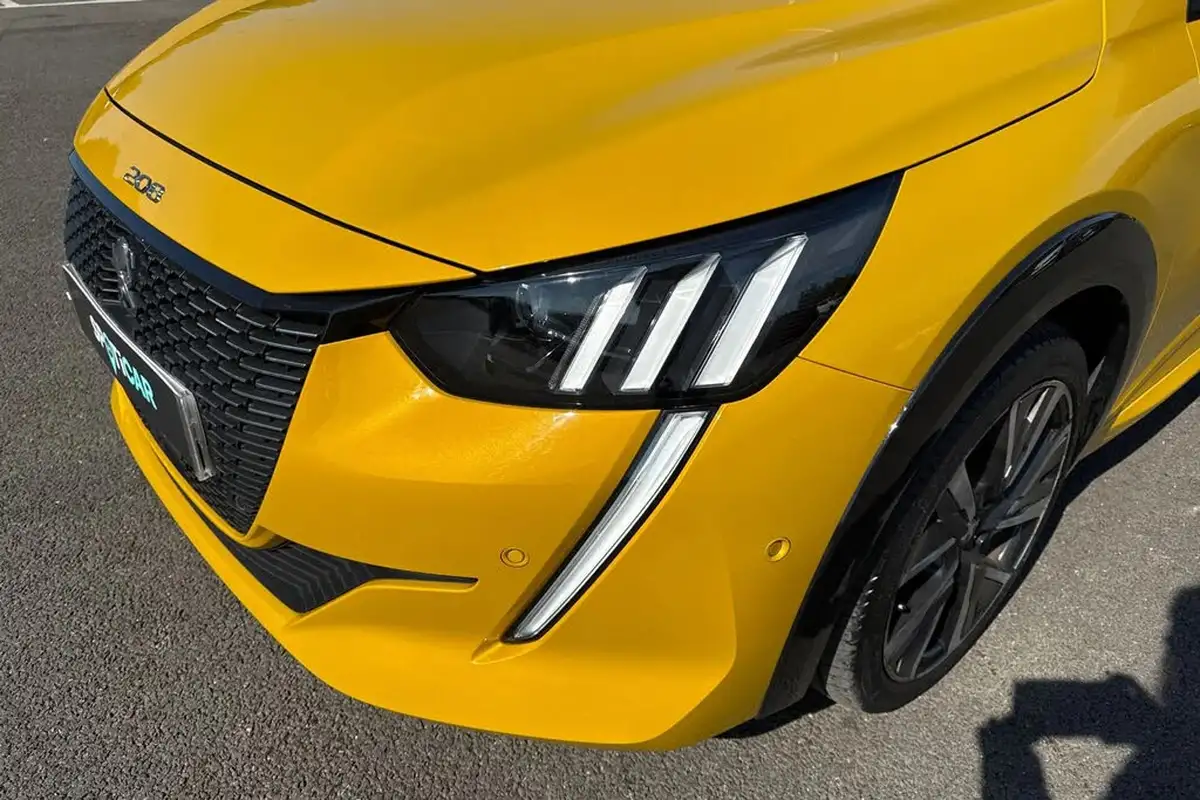 2021-peugeot-208-12-puretech-gt-100bhp-big-25