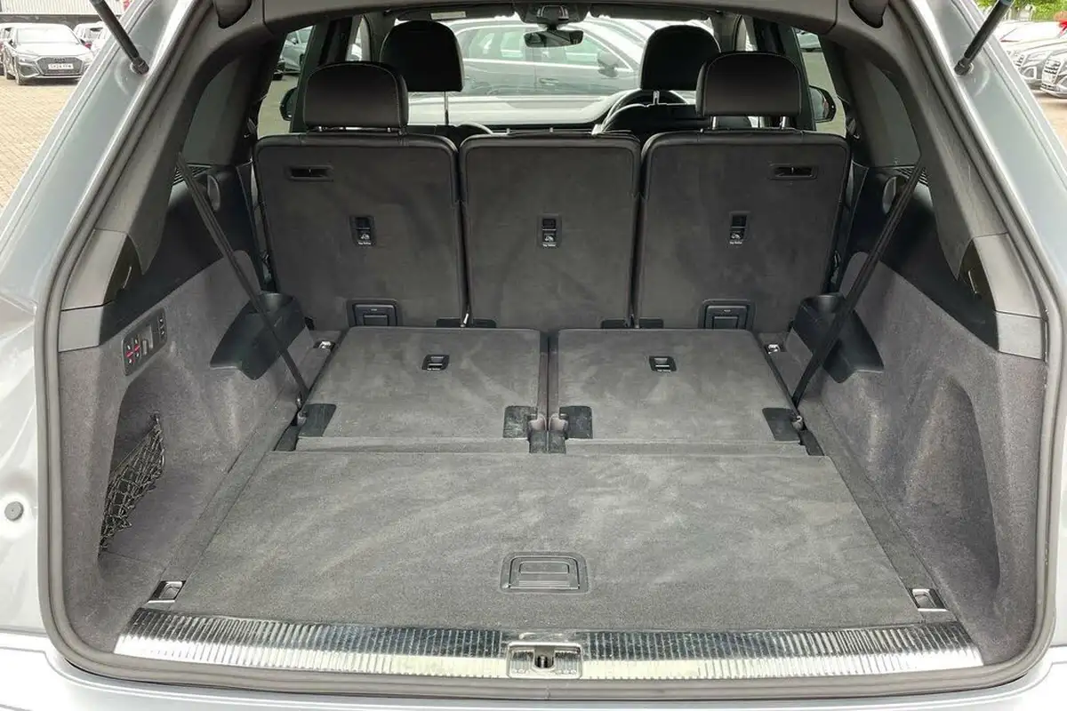 2018-audi-q7-30-50-tdi-s-line-big-29