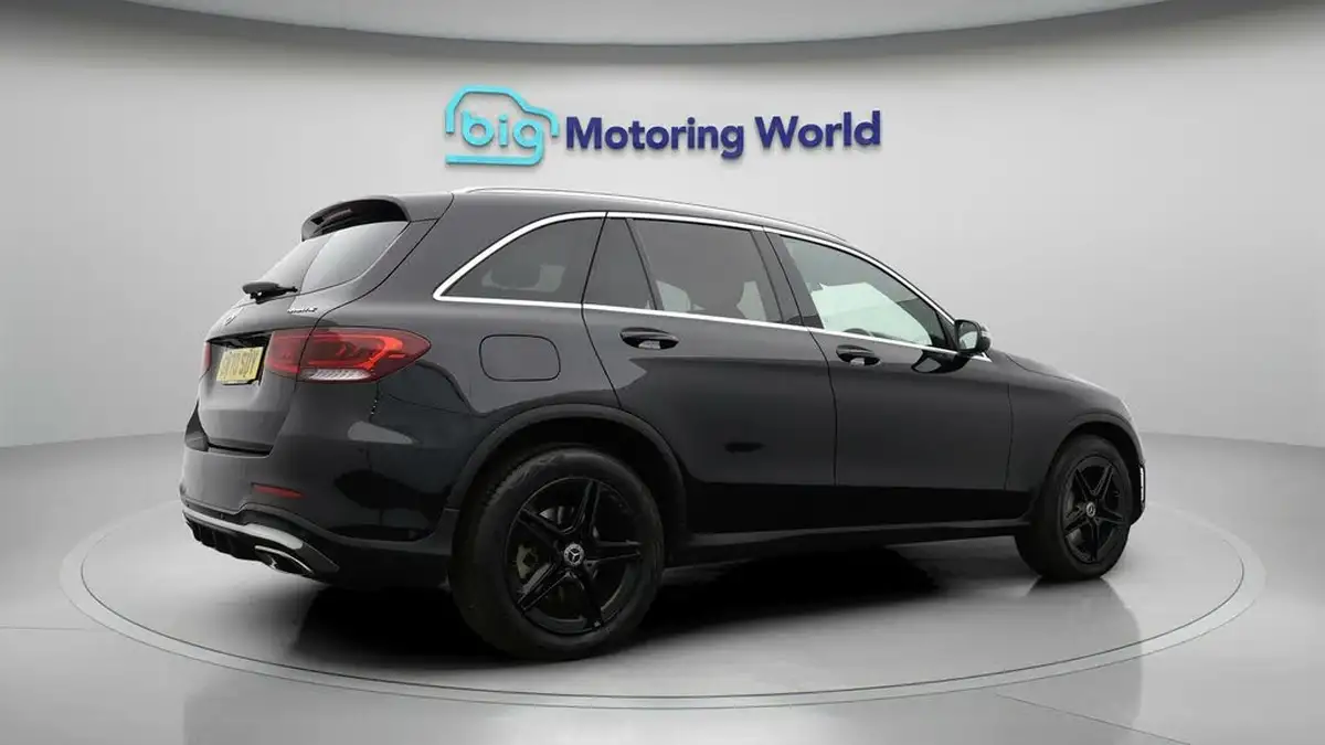2020-mercedes-benz-glc-class-20d-glc220d-amg-line-station-wagon-5d-4matic-plus-big-6