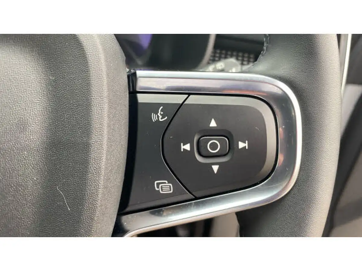 2022-volvo-xc40-e-recharge-pro-big-18
