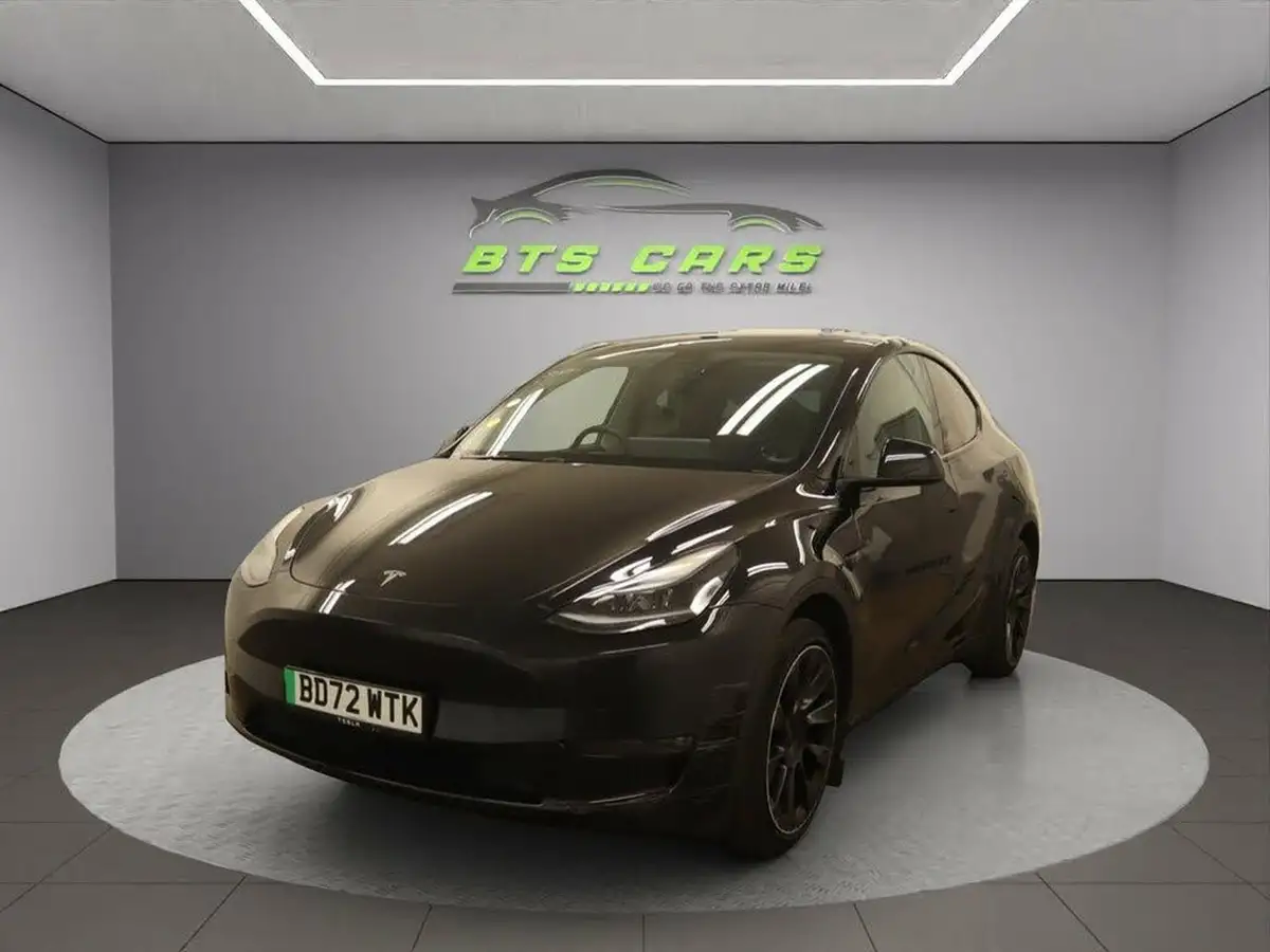 2022-tesla-model-y-e-long-range-big-1