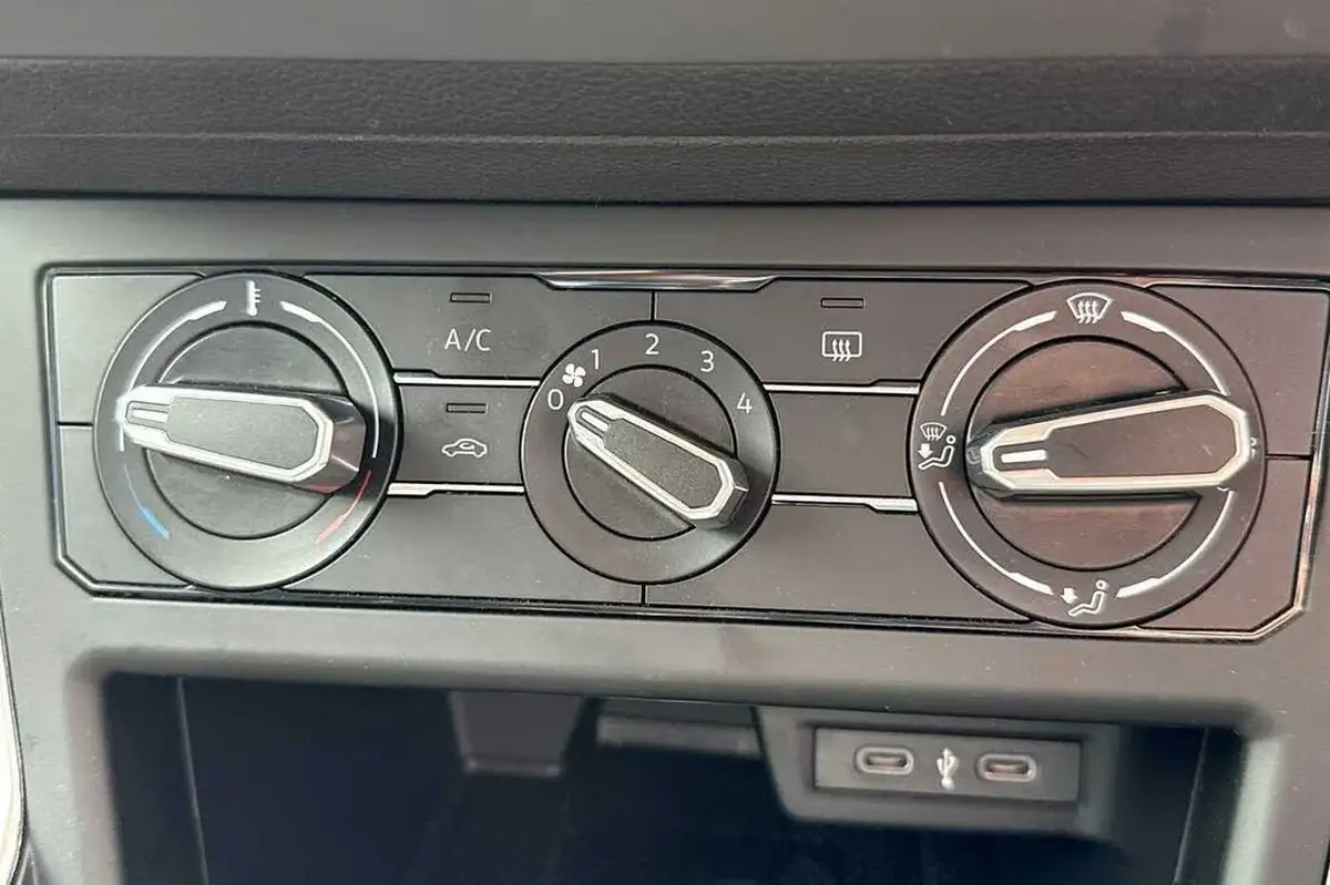 2024-volkswagen-polo-10-tsi-match-dsg-big-30