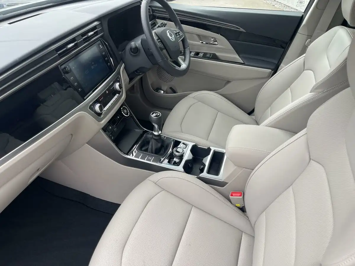 2024-kgm-ssangyong-korando-15-k40-big-26