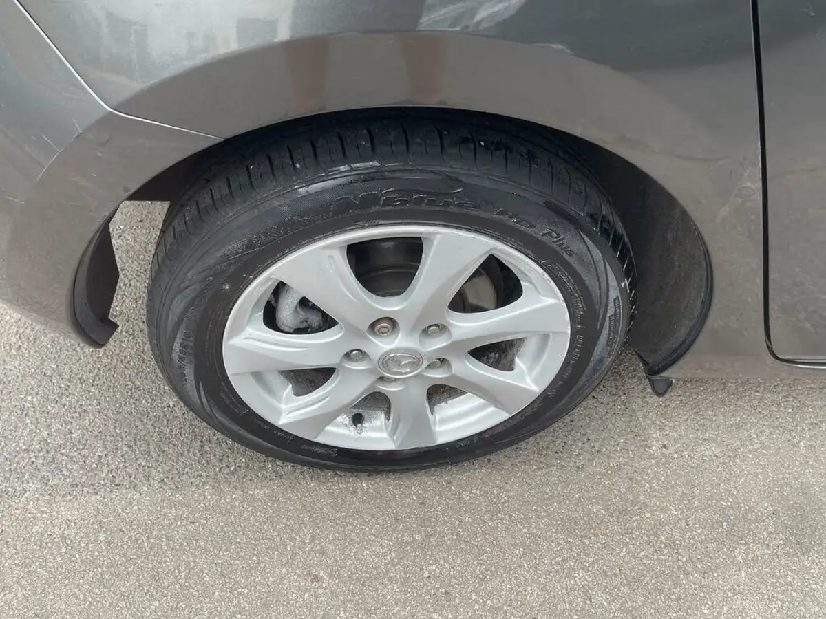 2010-mazda-mazda3-20-ts2-big-37