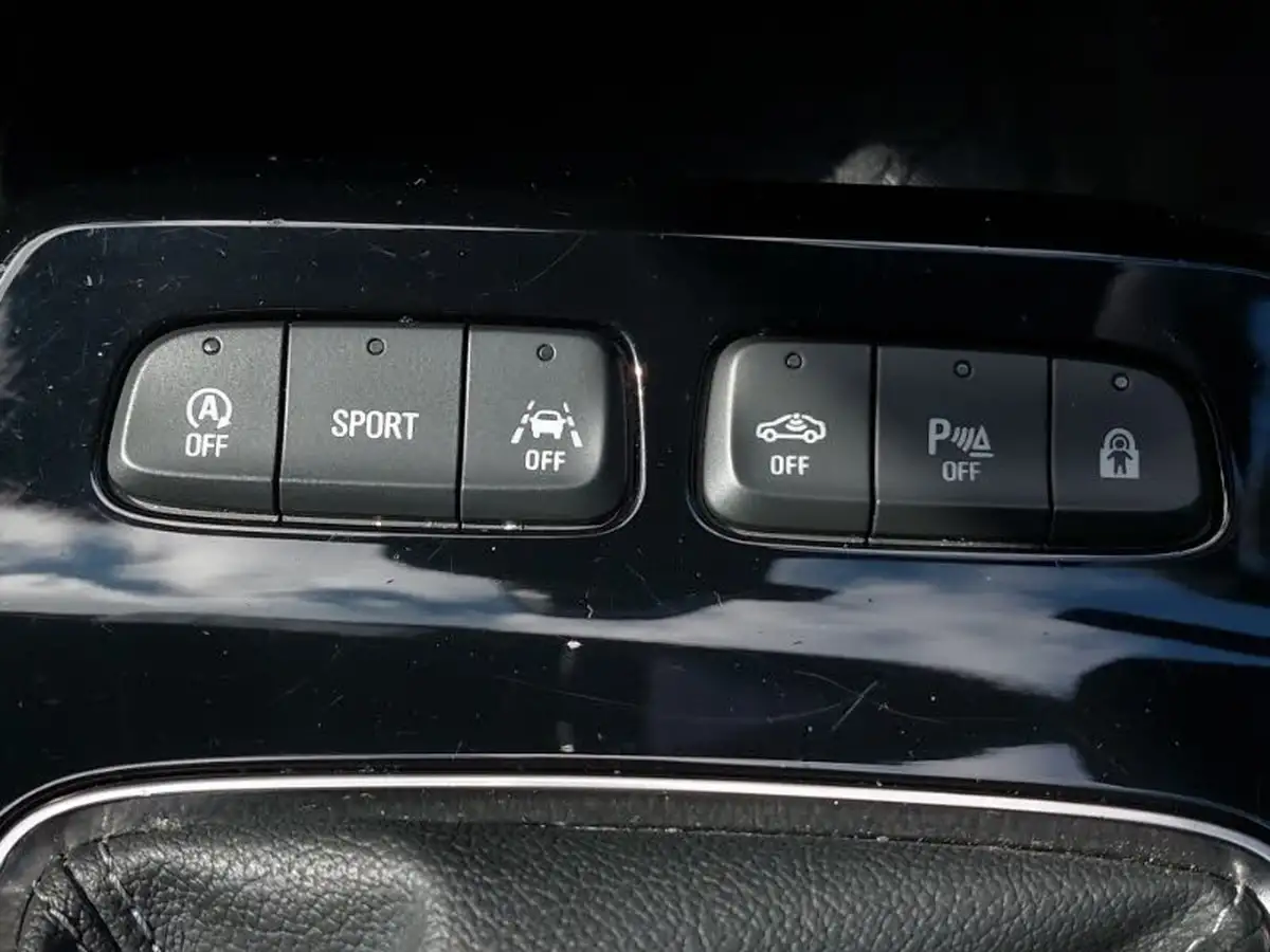 2023-vauxhall-mokka-12-gs-136ps-big-14