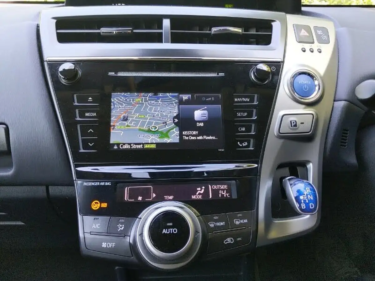 2020-toyota-prius-18-vvt-i-excel-big-10
