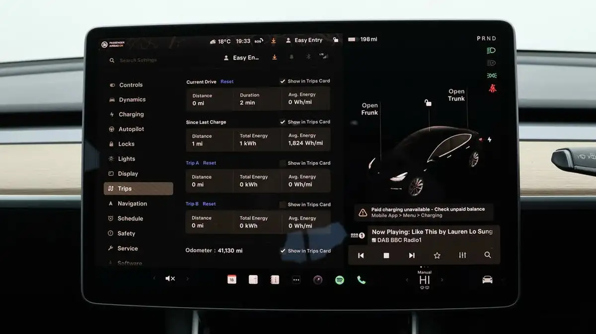 2019-tesla-model-3-e-4x4-performance-pack-big-10