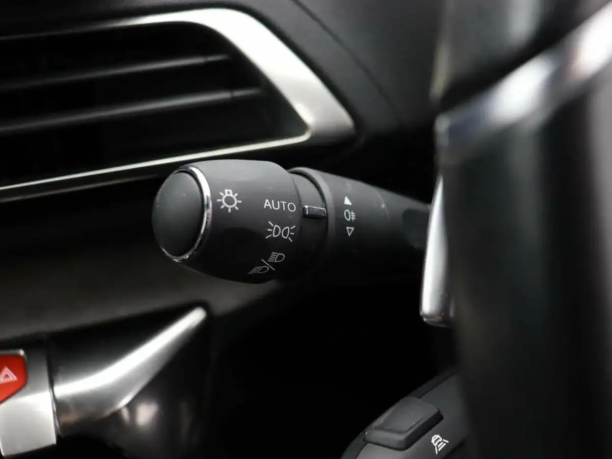 2021-peugeot-3008-suv-16-puretech-gt-premium-180bhp-ss-eat8-big-44