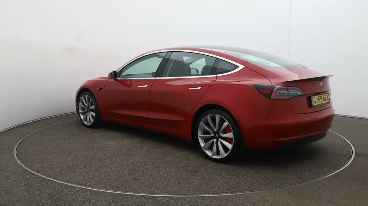 2019-tesla-model-3-e-4x4-performance-pack-big-62