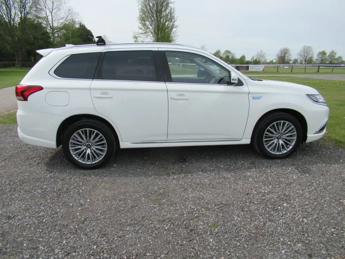 2019-mitsubishi-outlander-24-juro-phev-ss-big-6