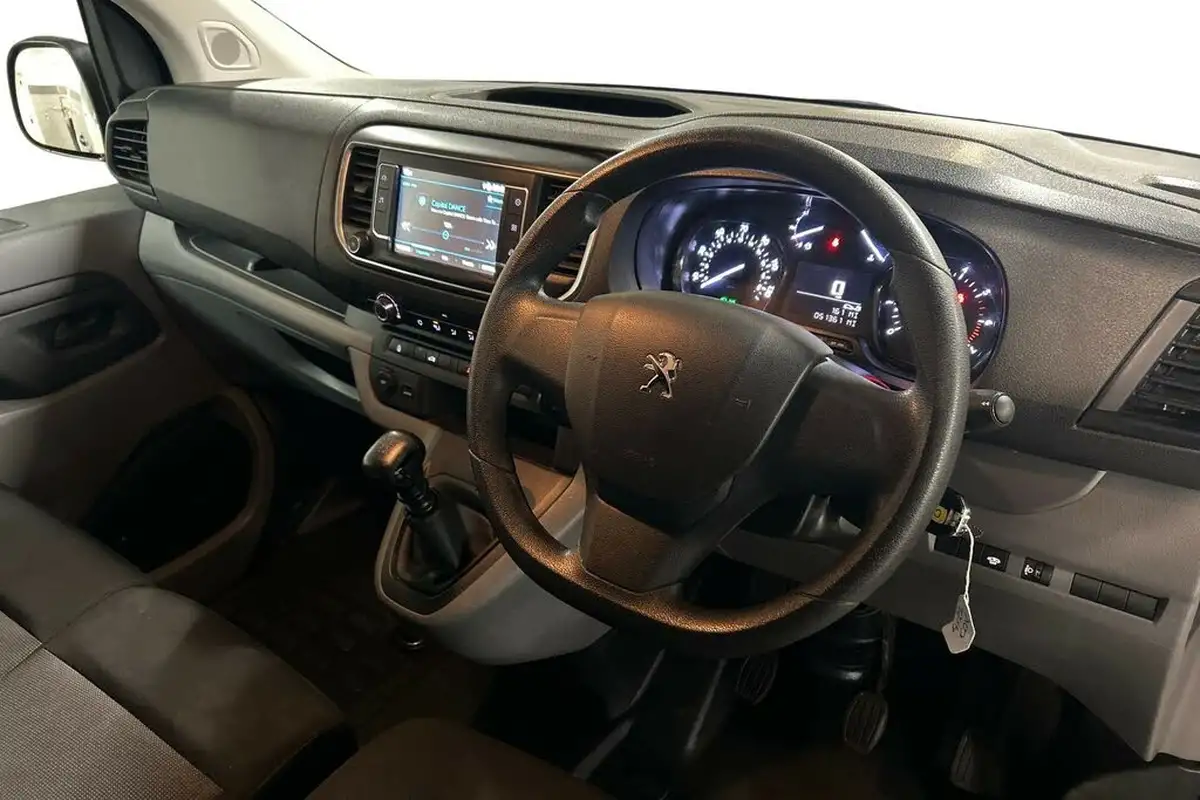 2022-peugeot-expert-15-bluehdi-professional-premium-long-1000-big-4