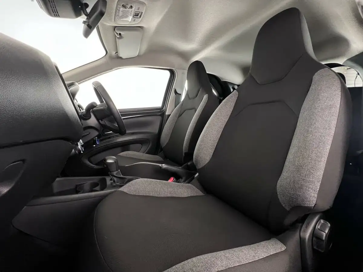 2023-toyota-aygo-x-10-vvt-i-pure-cvt-big-14