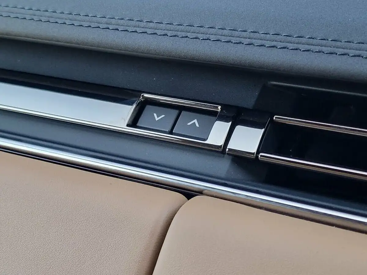 2023-land-rover-range-rover-30-p400-hse-big-41