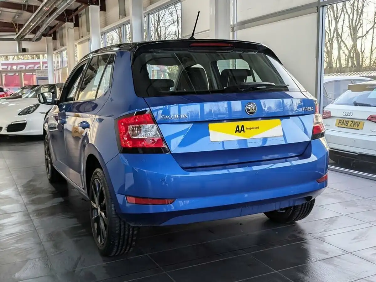 2019-skoda-fabia-10-mpi-colour-edition-60ps-big-7