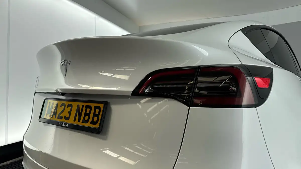 2023-tesla-model-y-e-rwd-big-25