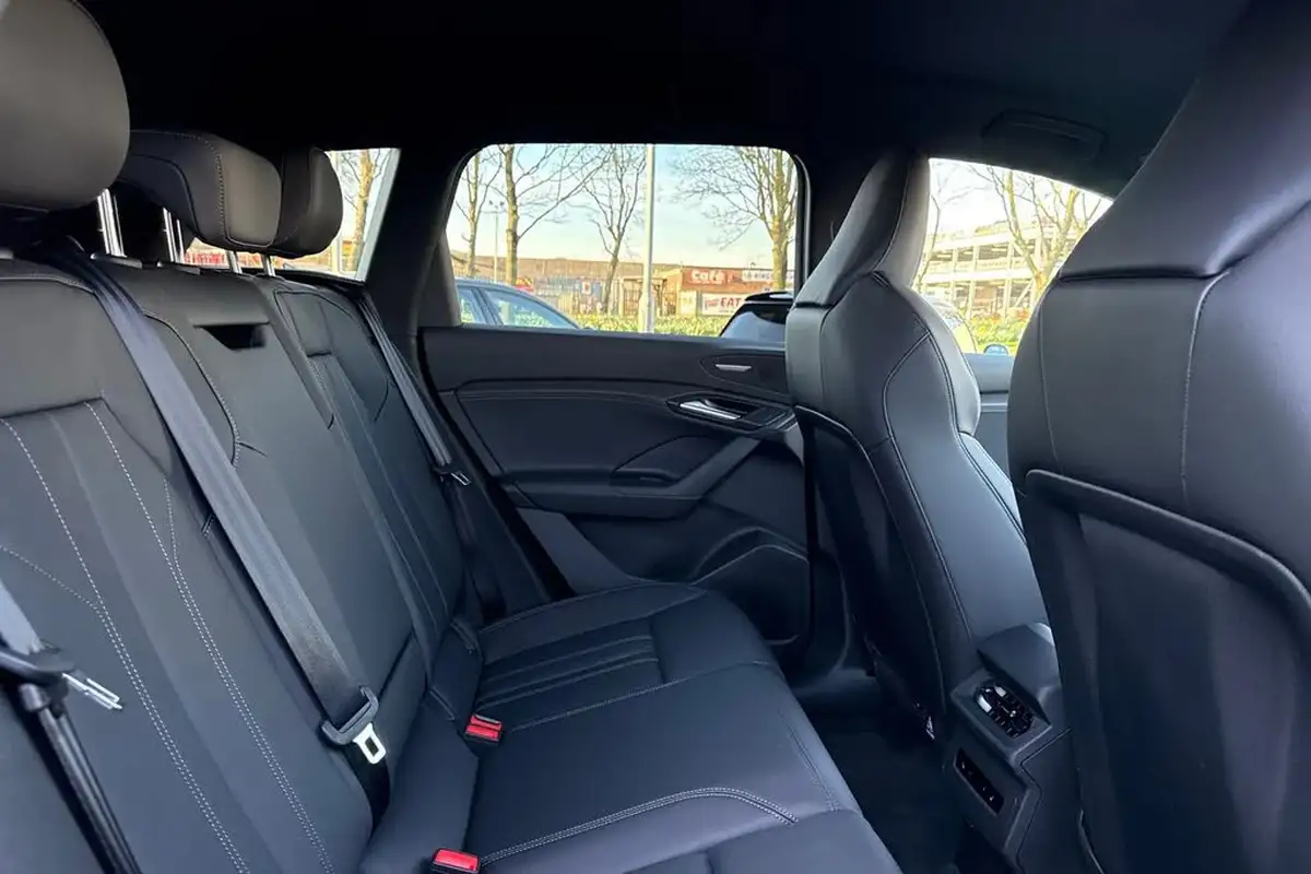 2025-audi-q6-e-tron-e-s-line-326ps-performance-suv-auto-big-36