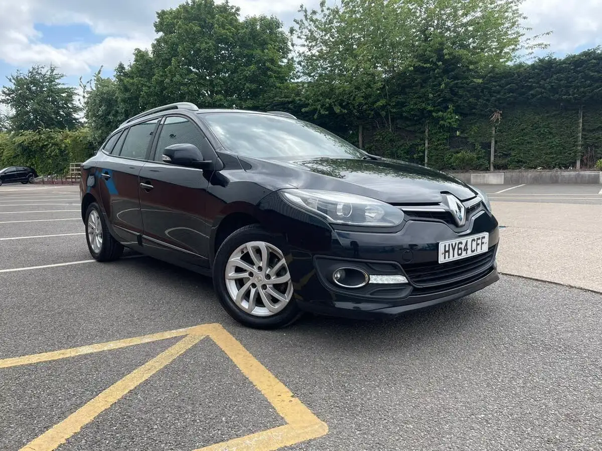 2014-renault-megane-15dci-dynamique-tom-tom-energy-ss-sport-tourer-5d-big-0