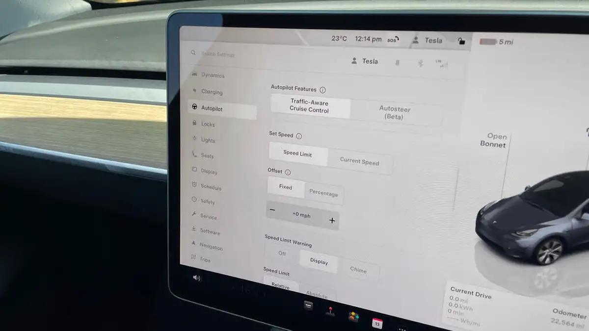 2022-tesla-model-y-e-rwd-big-27