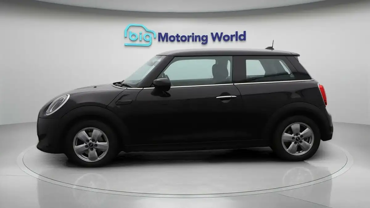2021-mini-cooper-15-cooper-classic-hatchback-3d-auto-big-4