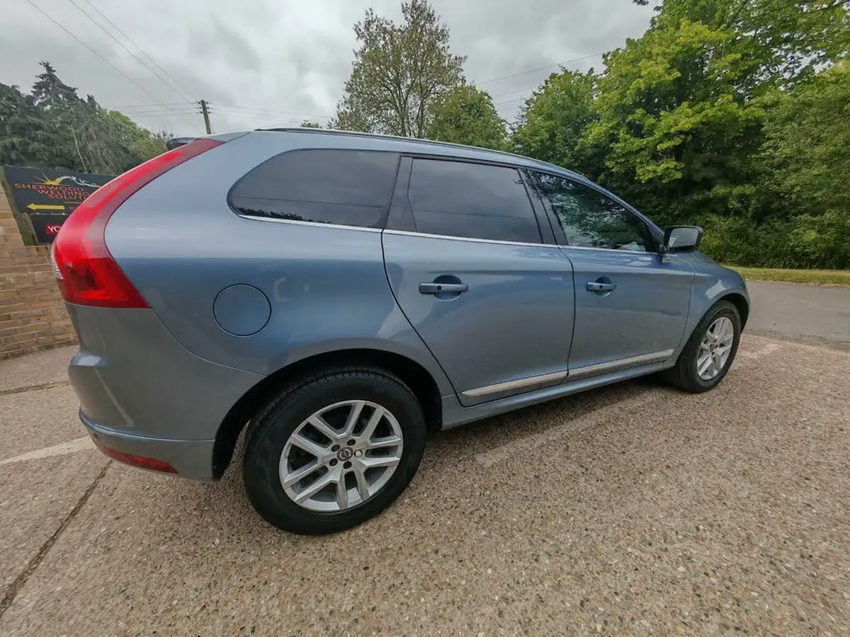 2016-volvo-xc60-20td-d4-se-lux-nav-big-74