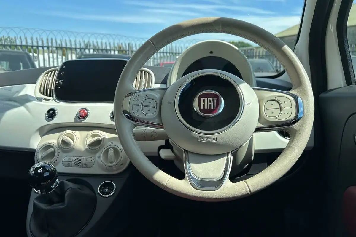 2017-fiat-500-12-lounge-big-14