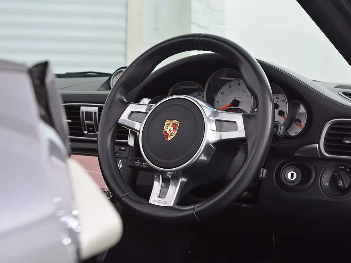 2010-porsche-911-38-carrera-4-s-cabriolet-pdk-big-23