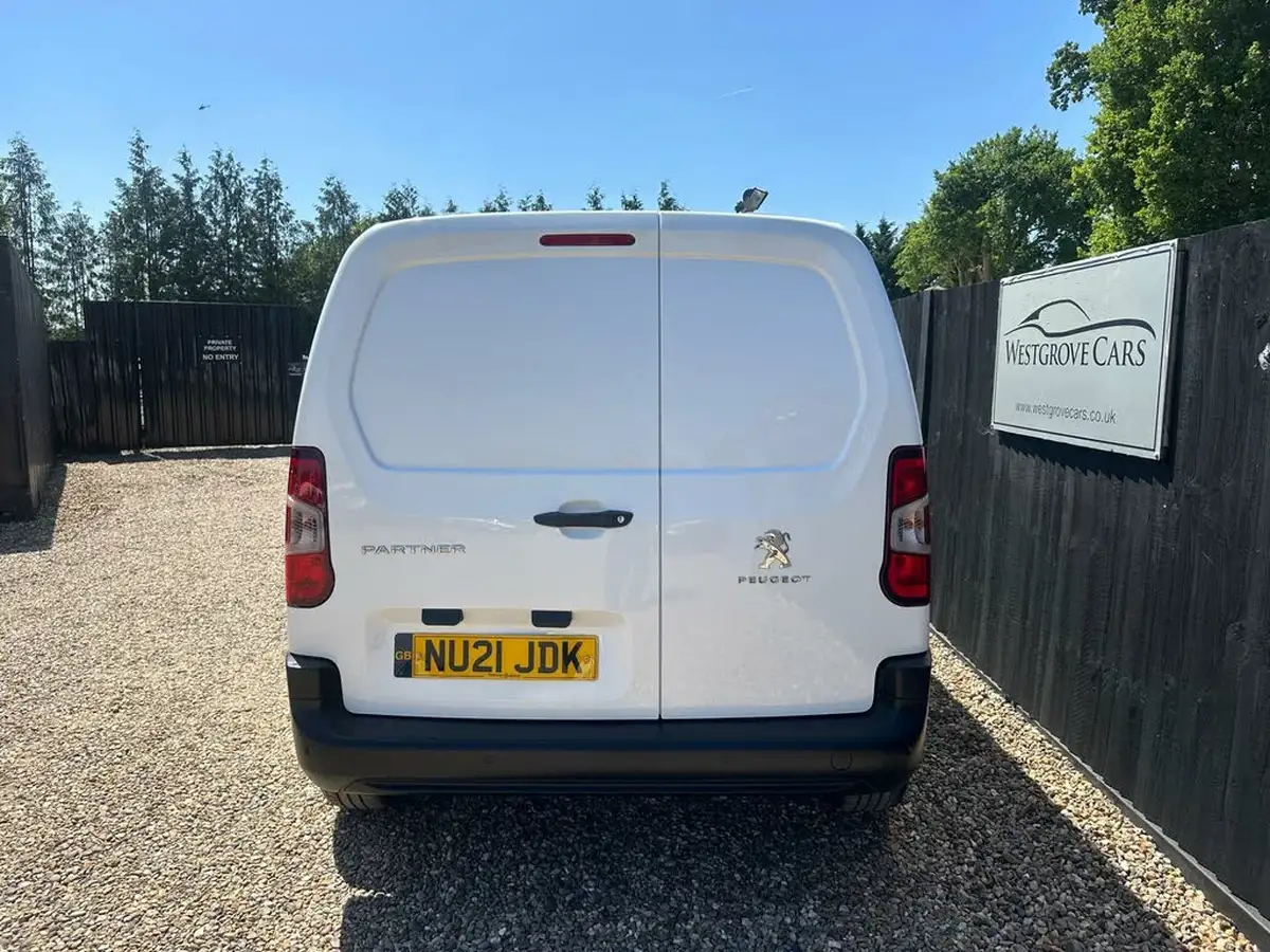 2021-peugeot-partner-15-bluehdi-1000-professional-100ps-eu6dt-panel-big-7