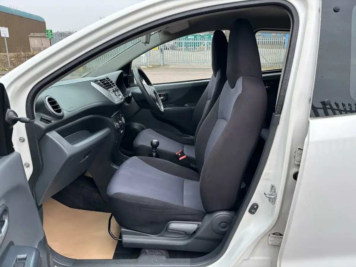 2014-suzuki-alto-10-sz-big-18