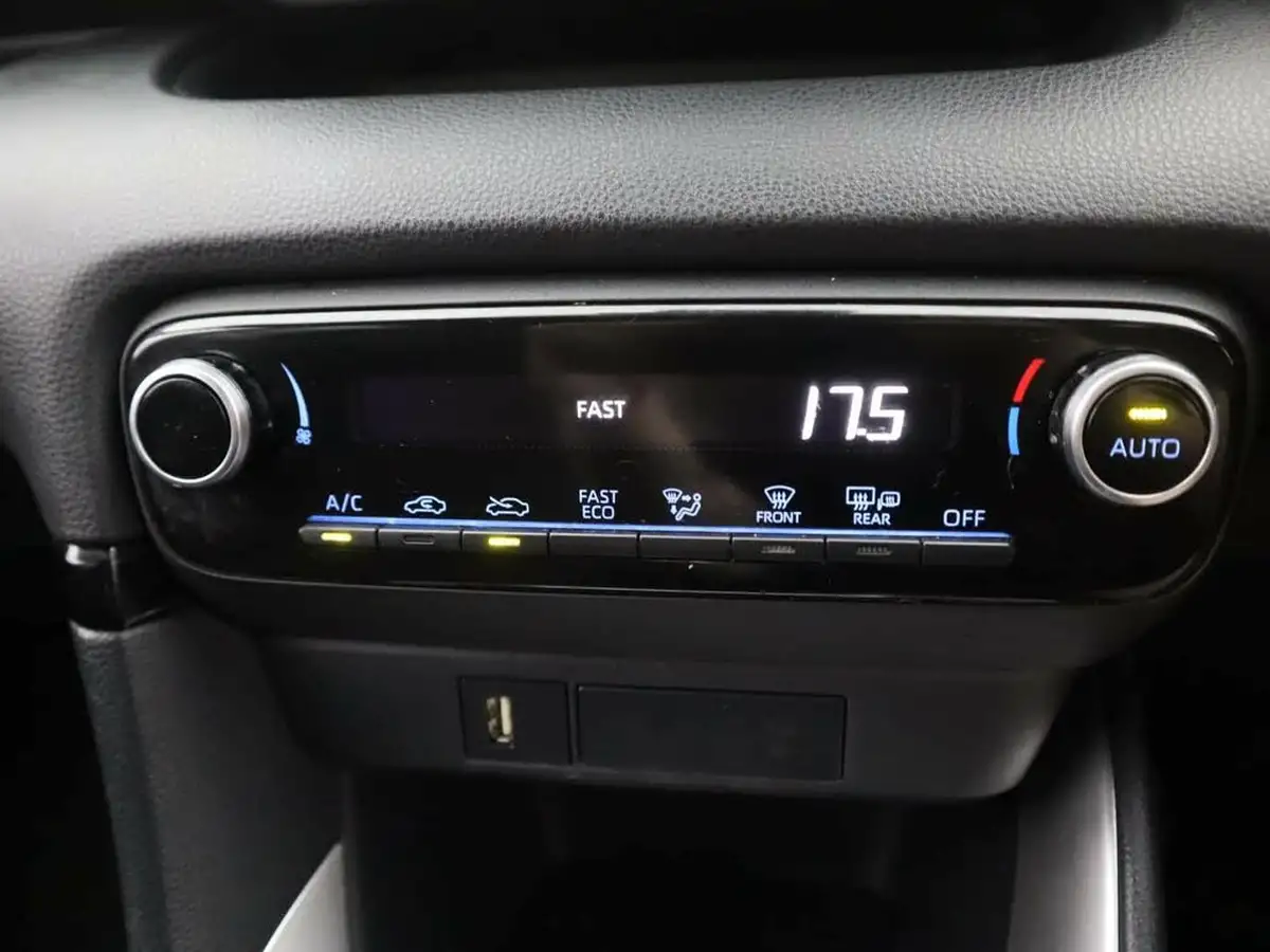 2022-toyota-yaris-15-vvt-i-design-big-27