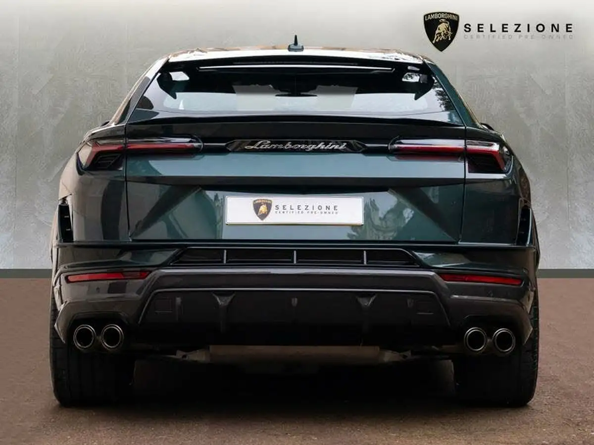 2024-lamborghini-urus-40-no-trim-big-3