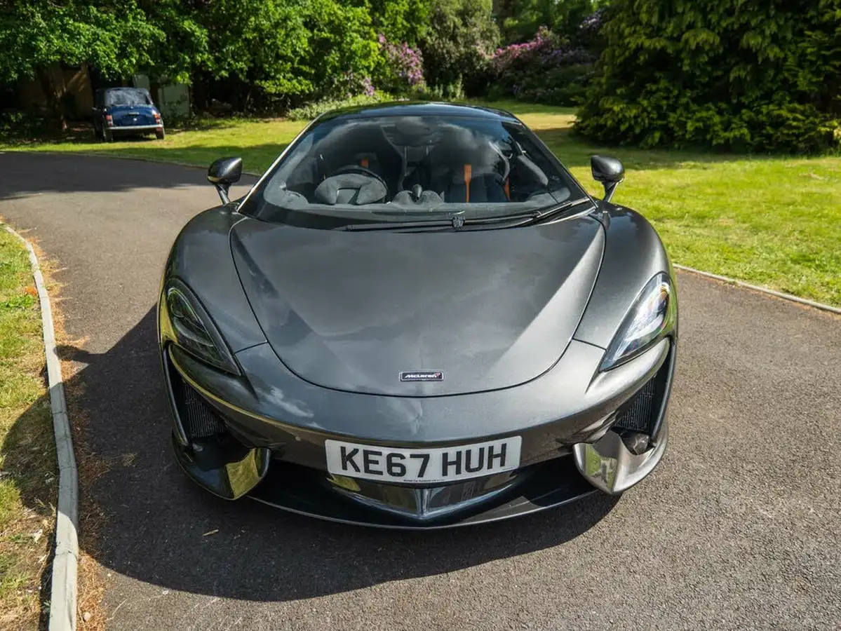 2017-mclaren-570gt-38-big-1