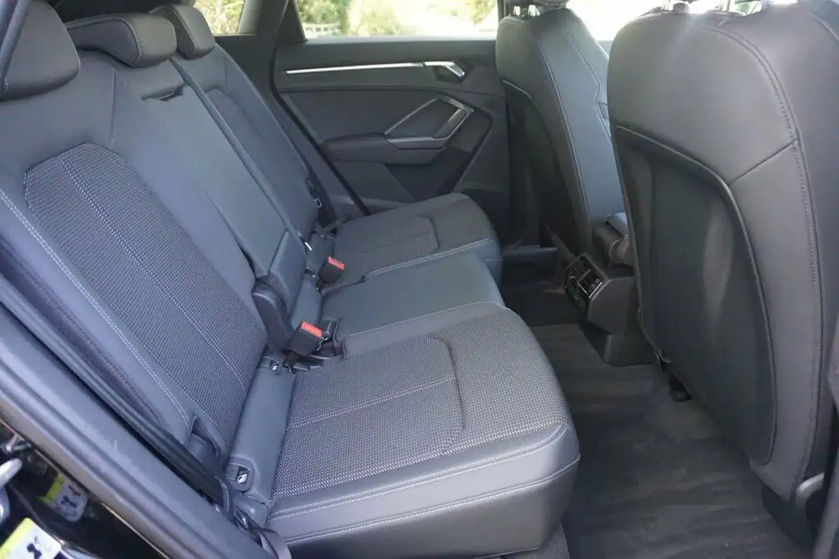 2019-audi-q3-15-35-tfsi-s-line-cod-station-wagon-1498cc-big-7