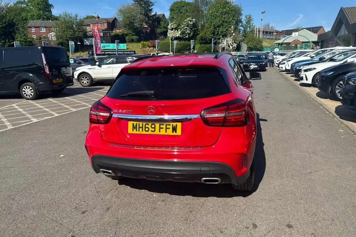2019-mercedes-benz-gla-class-16-gla-200-amg-line-edition-plus-7g-dct-big-15