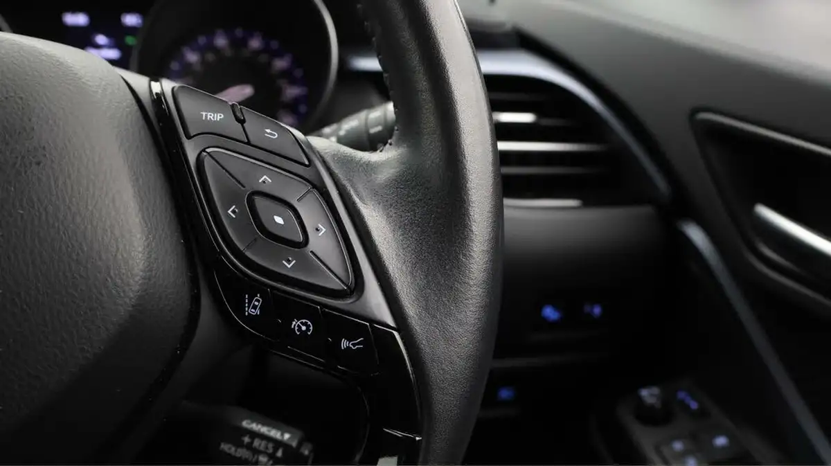 2020-toyota-c-hr-18-vvt-i-design-big-21