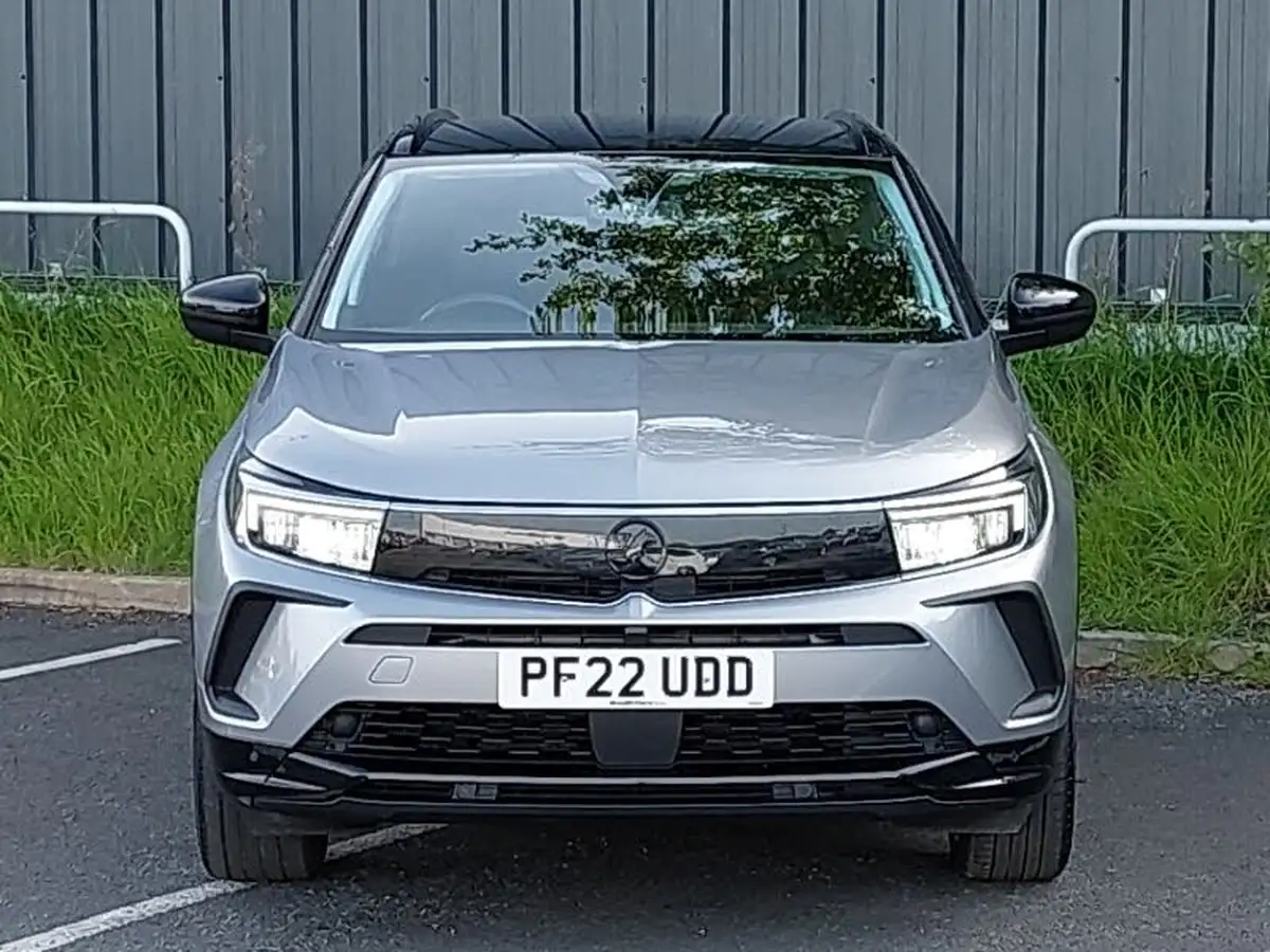 2022-vauxhall-grandland-12-gs-line-auto-big-12