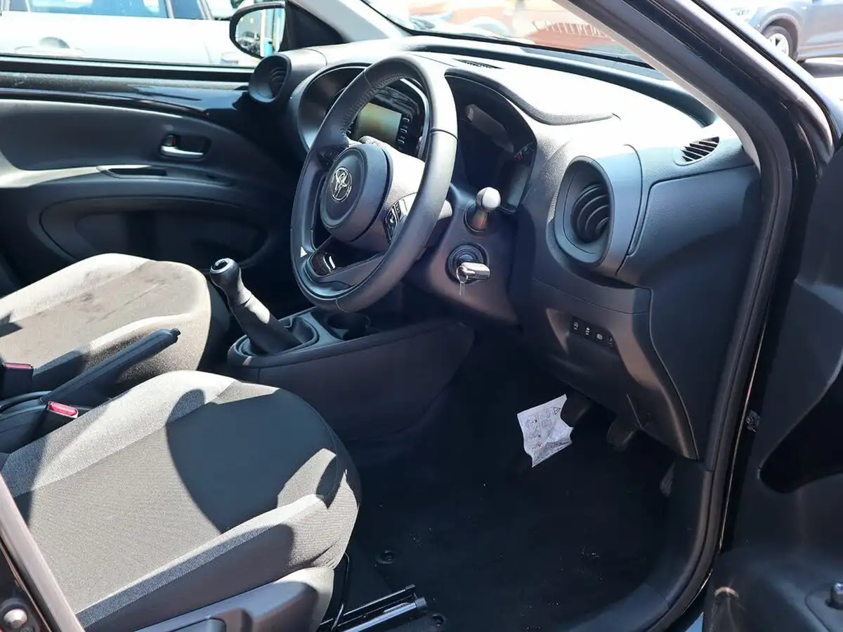 2023-toyota-aygo-x-10-vvt-i-pure-big-2