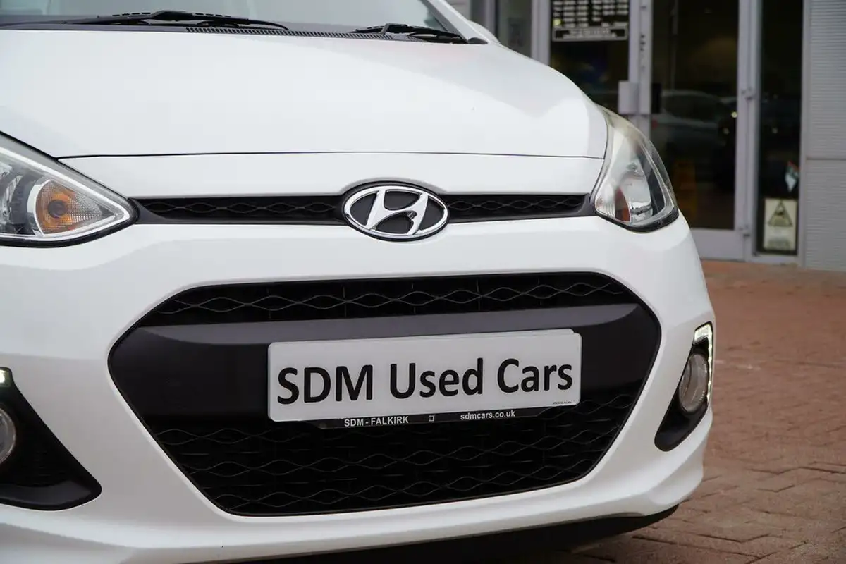 2014-hyundai-i10-10-premium-big-58