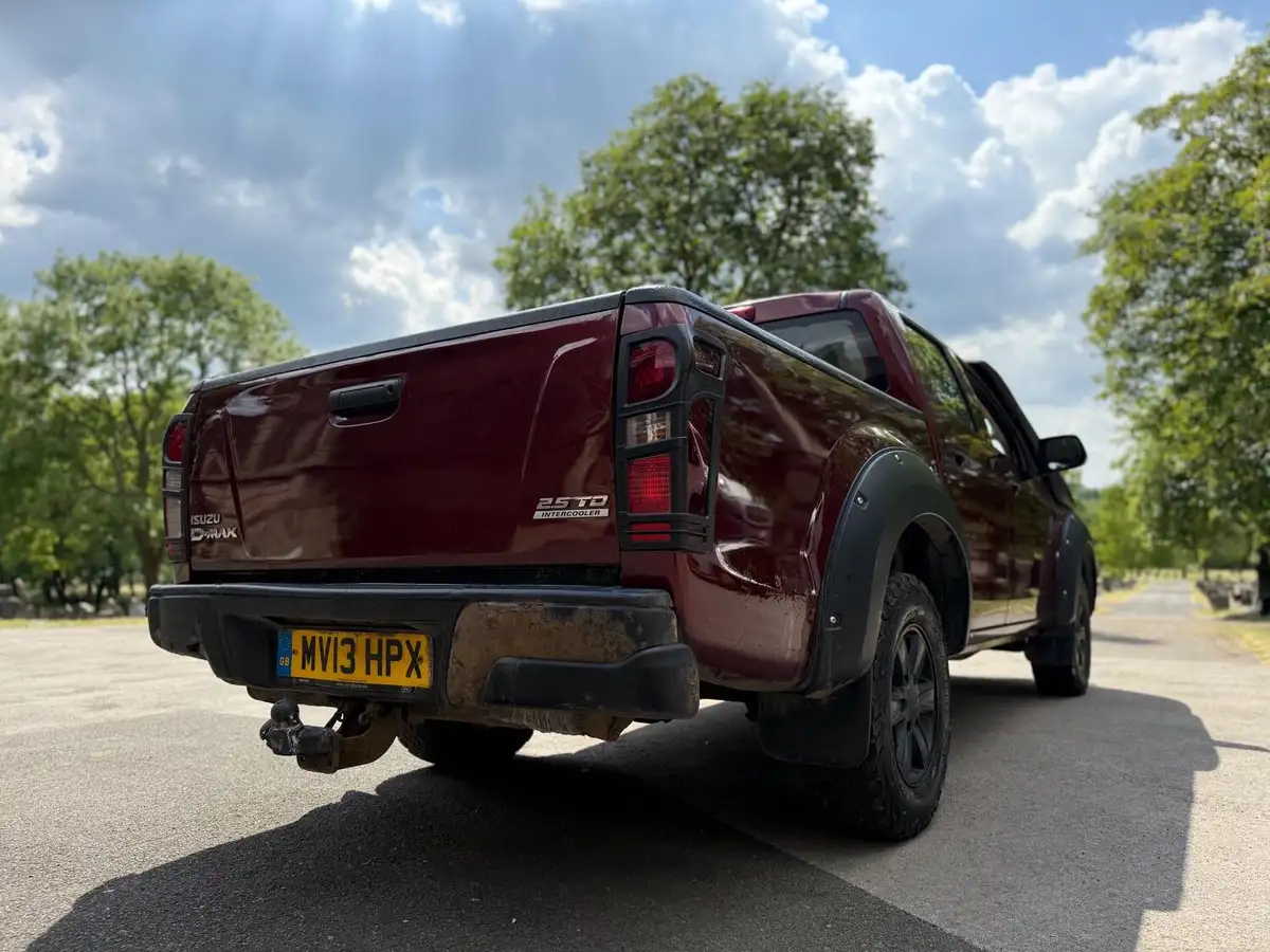 2013-isuzu-d-max-25td-eiger-big-3