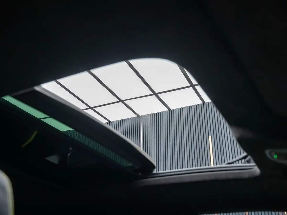2022-lamborghini-urus-40-no-trim-big-3