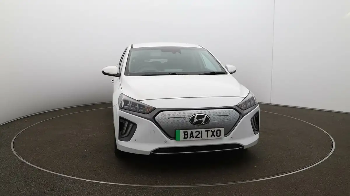2021-hyundai-ioniq-e-premium-se-electric-100kw-big-33