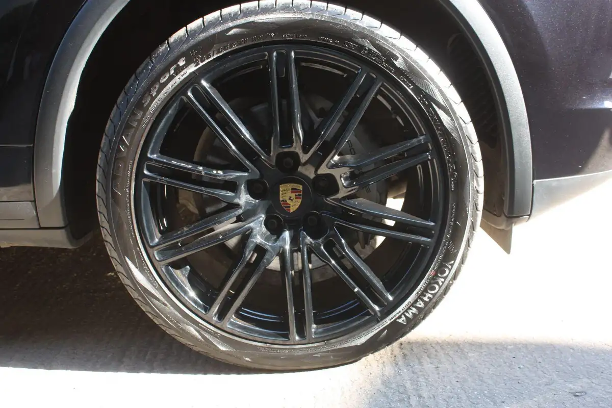 2015-porsche-cayenne-36-s-big-4