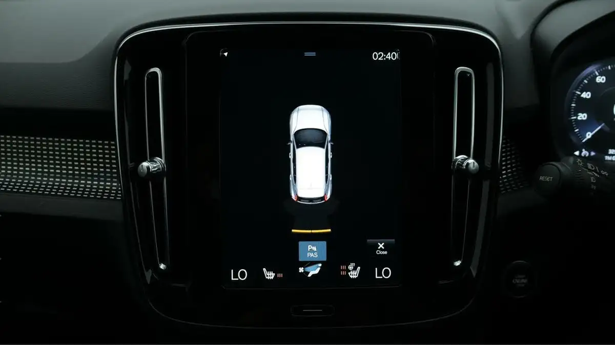 2021-volvo-xc40-15-t5-r-design-pro-262bhp-big-25