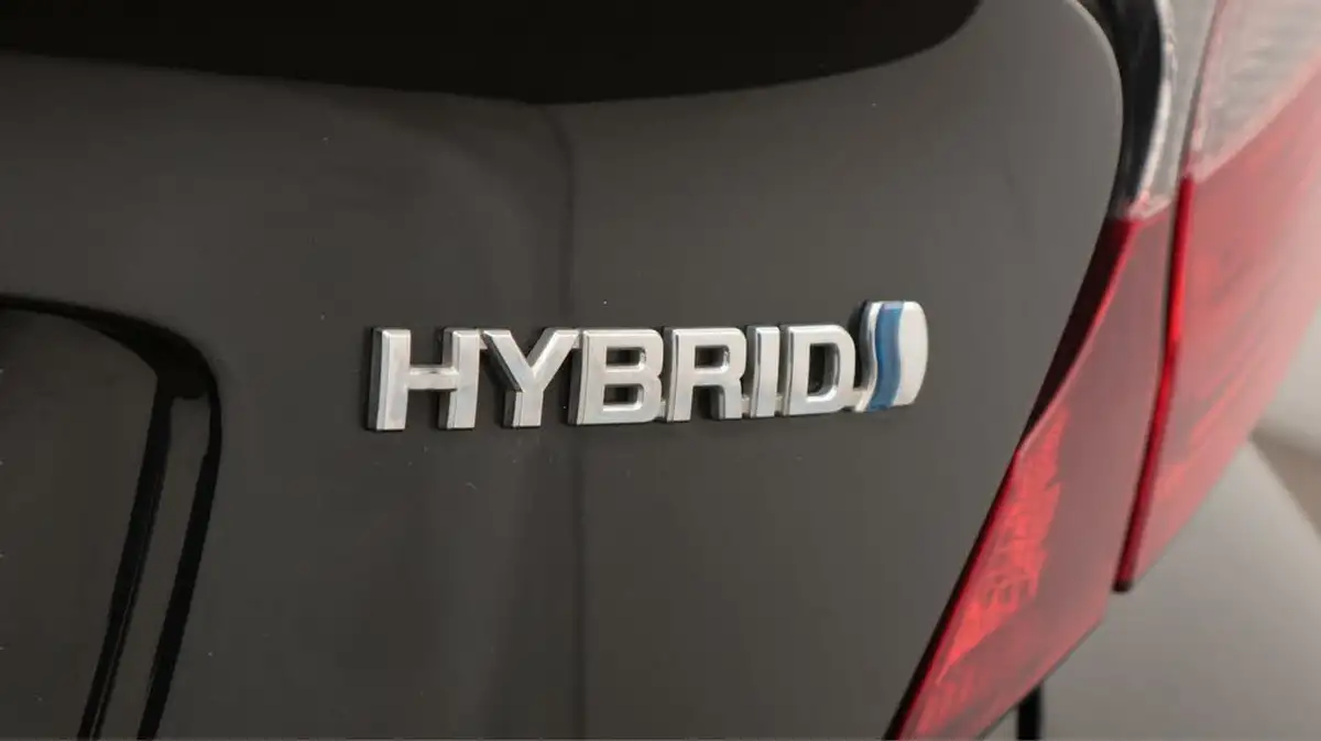 2020-toyota-c-hr-18-vvt-i-icon-parking-pack-big-23