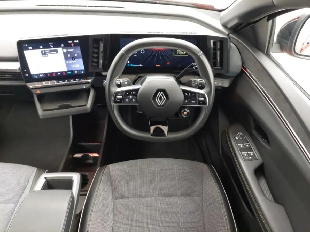2023-renault-megane-e-tech-e-techno-big-6