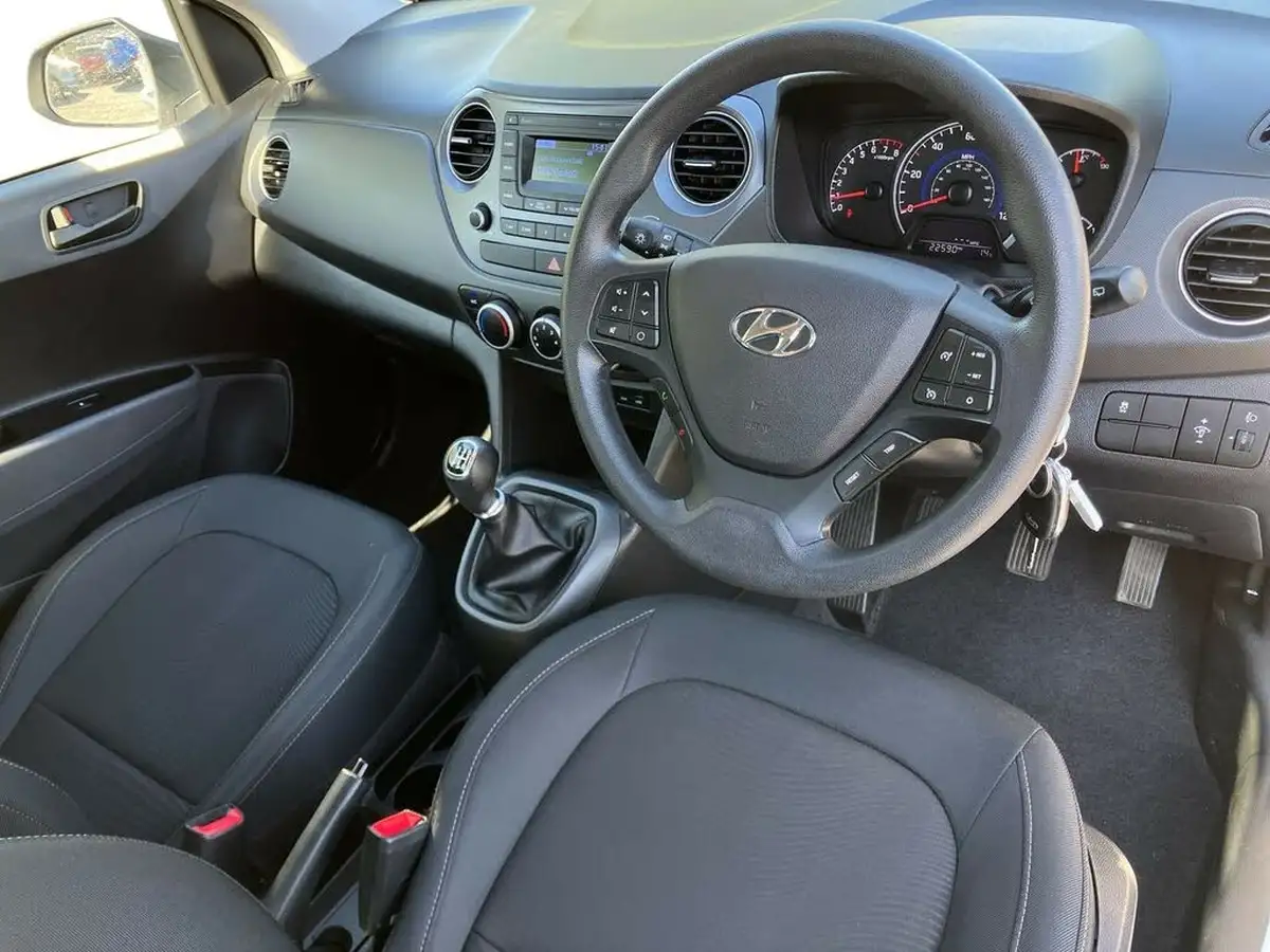 2018-hyundai-i10-10-se-66ps-big-8