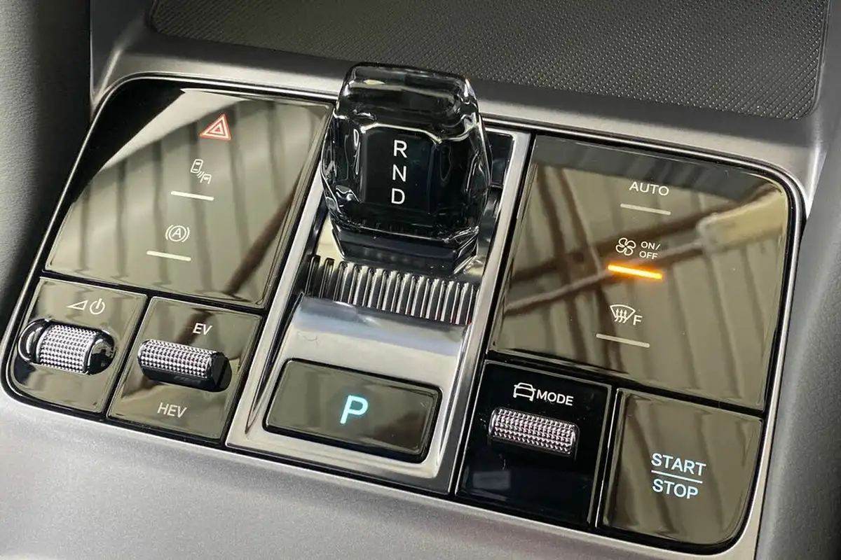 2025-byd-seal-15-design-big-36