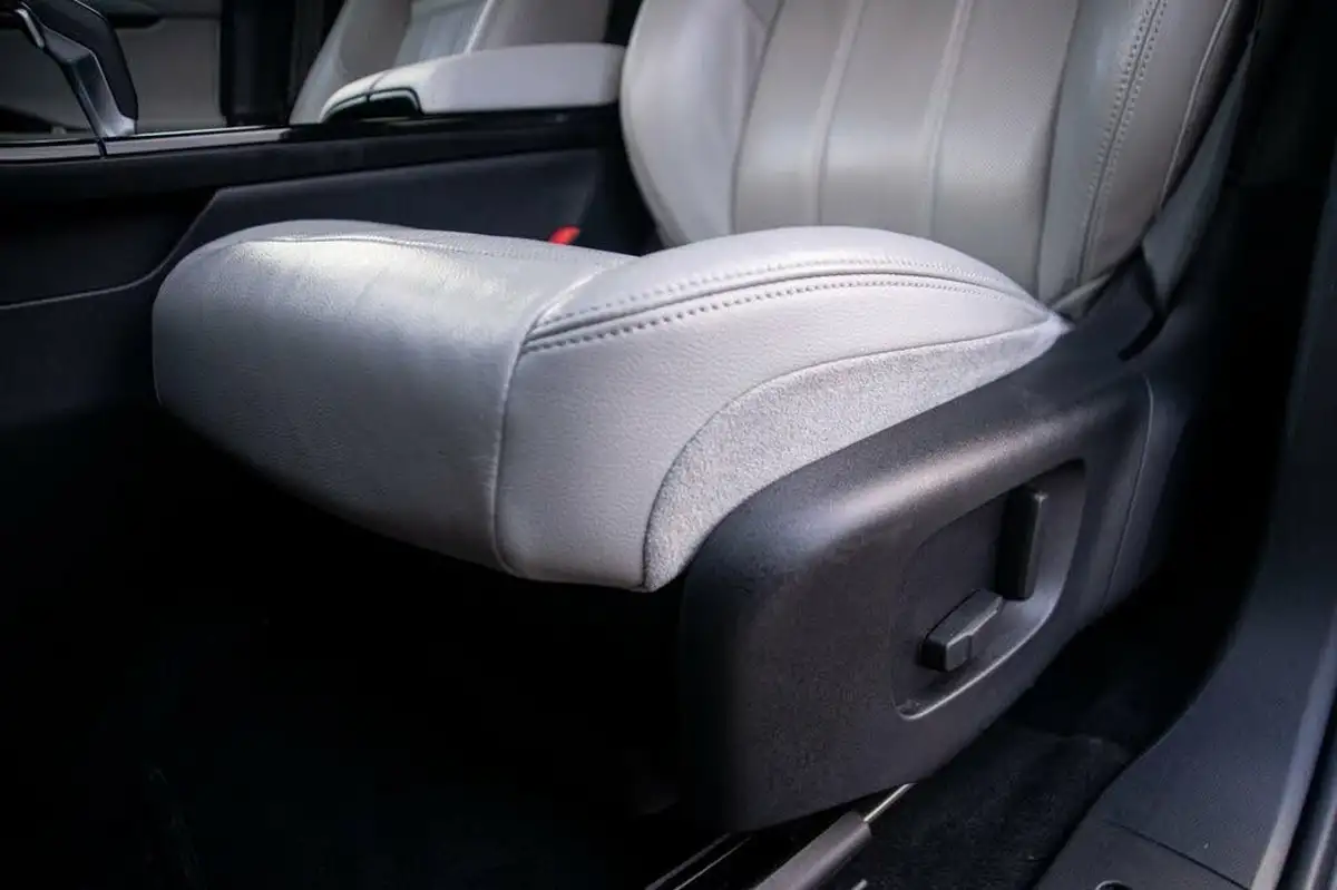 2019-land-rover-range-rover-evoque-20-p250-s-big-22
