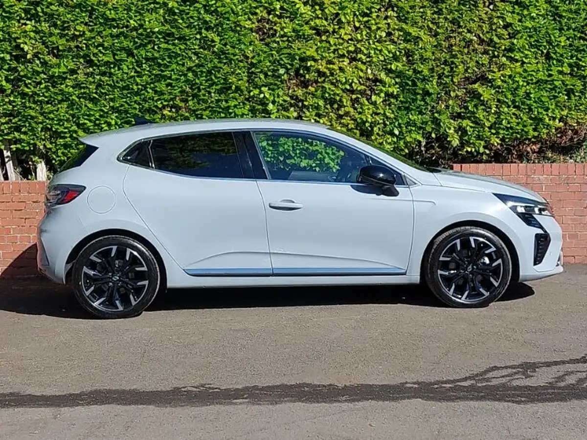 2024-renault-clio-16-techno-big-11