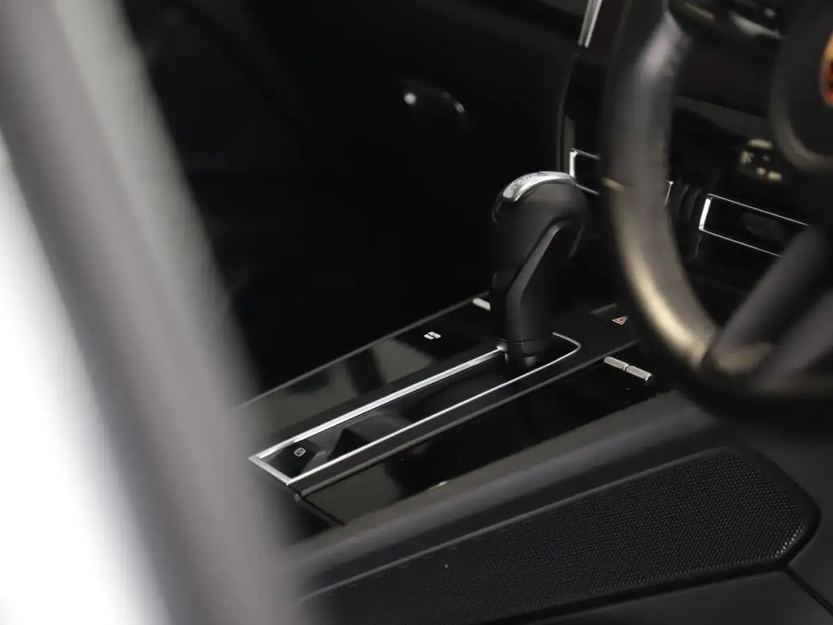 2022-porsche-macan-29-v6-s-big-15