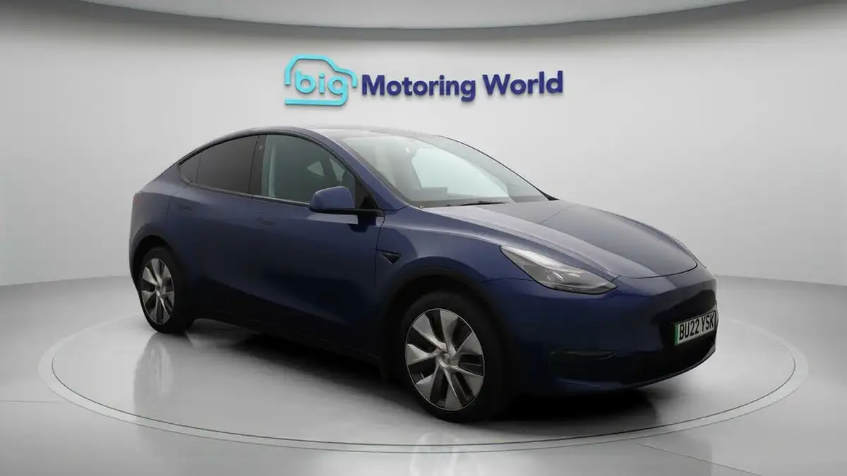 2022-tesla-model-y-e-long-range-big-1
